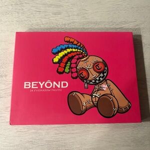 BEYOND 24 Eyeshadow Palette - Bright Pink Box